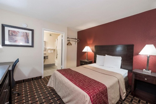 Red Roof Inn Mobile - Midtown image 25